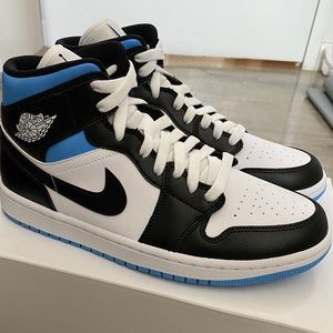 Jordan 1 Mid University Black Wmns Size 11